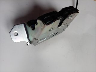 Mercedes EQE cerradura porton trasero