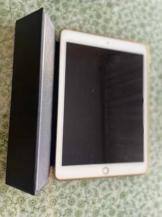 iPad Air 2 + Teclado + Funda Dorada