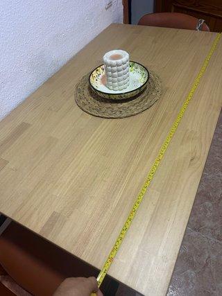 Mesa de comedor con 4 sillas