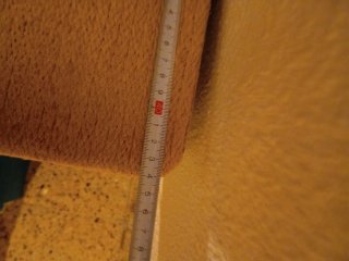 Banco de madera,  asiento forrado  en yute natural