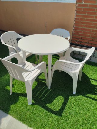 Mesa y 4 Sillas Exterior Plástico Blanco
