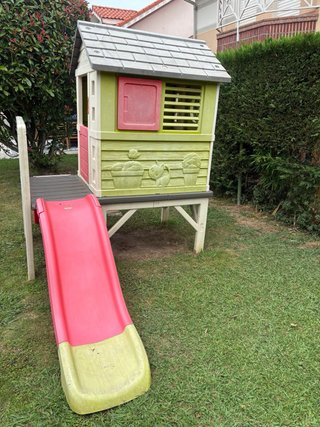 Casita infantil Smoby con tobogán