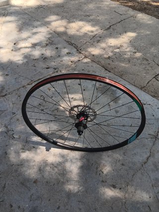 Rueda de bicicleta con disco de freno