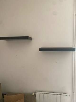 POR MUDANZA  Lote Sofá, Mesa Elevable y 2 Estantes