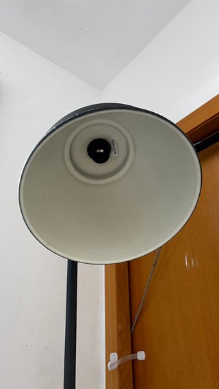 Lámpara de pie Ikea negra