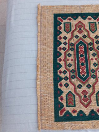 Alfombra decorativa hilos