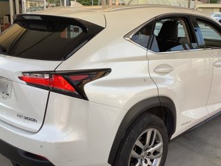 Lexus NX 2.5 300h Business Navigation 2WD