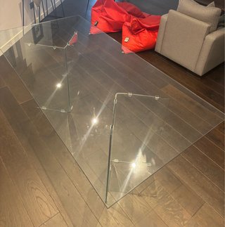 Mesa de cristal moderna