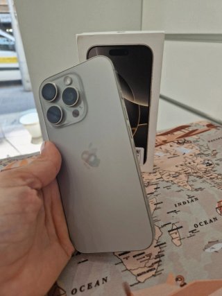 iPhone 16 Pro 256GB Titanium Natural