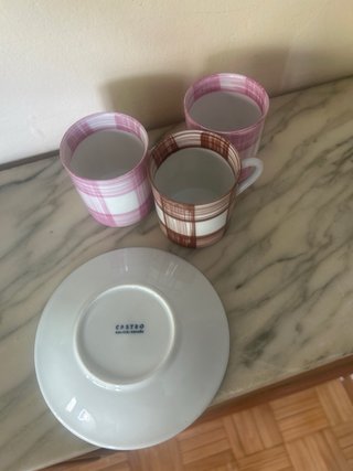 Juego 8 tazas de café CASTRO ademas un plato suelt