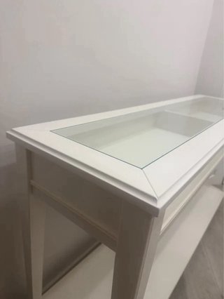 Recibidor de ikea LIATORP blanco madera y cristal