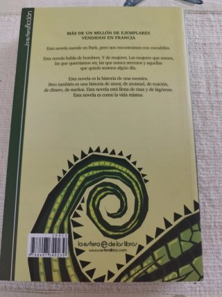 Los ojos amarillos de los cocodrilos