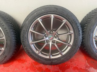 Llantas Alfa Romeo Giulia 17” con neumáticos
