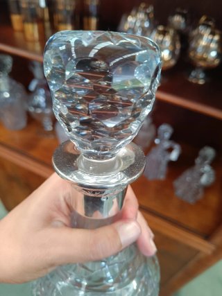 Botella licorera cristal y plata