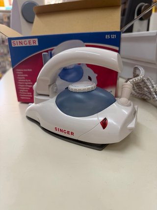 Ferro da stiro da viaggio Singer ES 121