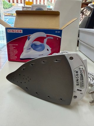 Ferro da stiro da viaggio Singer ES 121