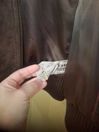 Cazadora de piel marrón Bershka