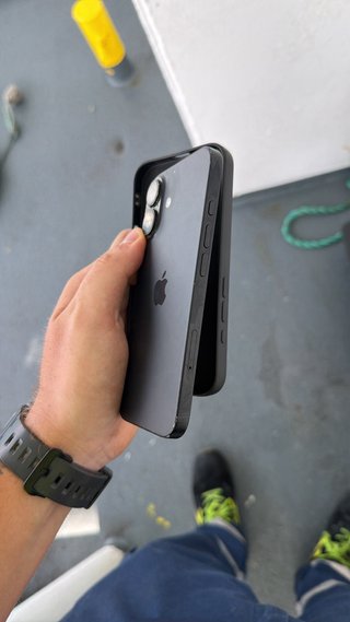 iPhone 16 128GB negro