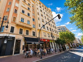 Bar en venta en La Roqueta en Valencia