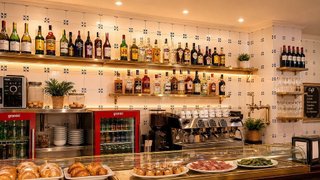 Bar en venta en La Roqueta en Valencia