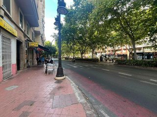 Bar en venta en La Roqueta en Valencia