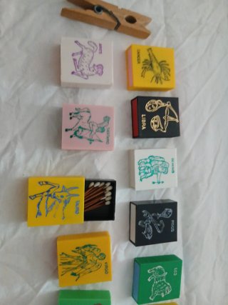 Cajas de cerillas con signos del zodiaco