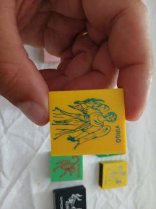 Cajas de cerillas con signos del zodiaco