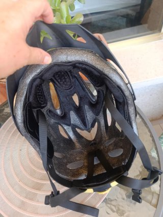 Casco Ciclismo/Patín Negro y Amarillo