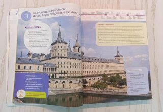 HISTORIA DE ESPAÑA 2 BTO CONSTRUYENDO MUNDOS