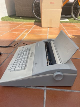 Máquina de escribir electrónica GISPERT TW91