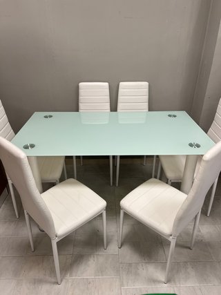 Mesa comedor cristal 6 sillas blancas
