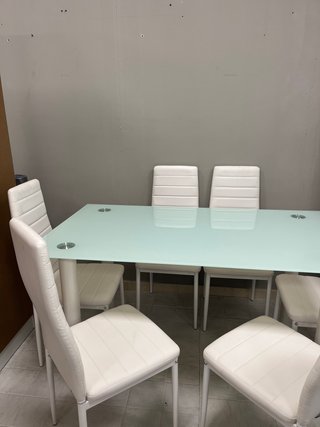Mesa comedor cristal 6 sillas blancas