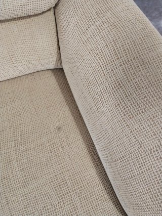 Sillón reclinable beige tela. Con alguna mancha.