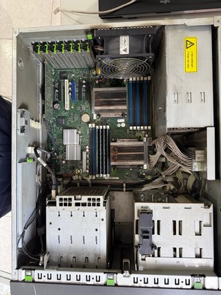 Servidor Fujitsu PRIMERGY TX200 S5