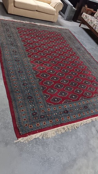 Alfombra antigua retro vintage roja y gris