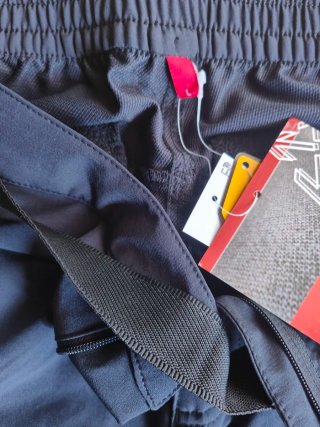 Shorts +8000 Donado Negro Talla L