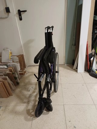 Silla de ruedas plegable