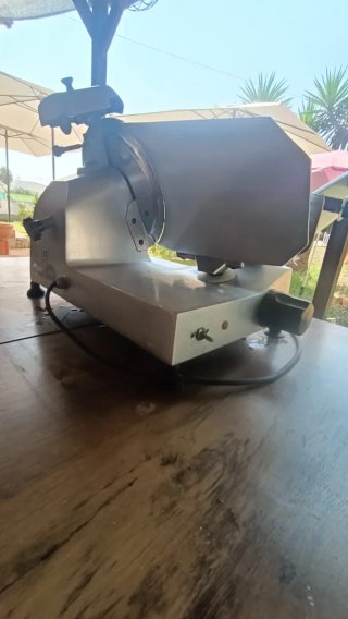Cortadora de fiambre profesional