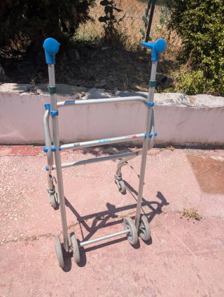 Andador Plegable con Ruedas