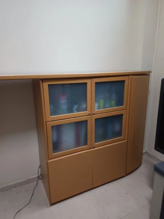 Mueble de Comedor Madera y Cristal