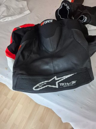 Mono Alpinestars Talla 54 EUR / 44 USA