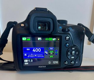 Pentax K-50 Negra + 2 Objetivos WR