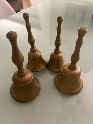 Set di 4 antiche campane armoniche decorative