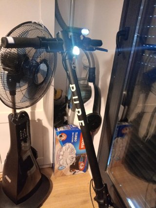 Patinete eléctrico PURE matriculado