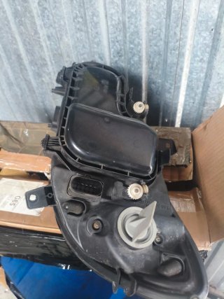 Faro Mercedes Viano lado derecho