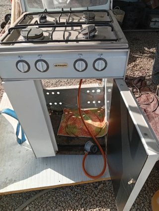 Cocina de gas blanca
