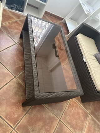 Conjunto Sofá Ratán y Mesa Cristal