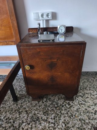 Cama antigua de matrimonio de madera