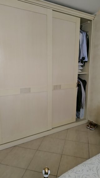 Armadio camera da letto bianco/beige