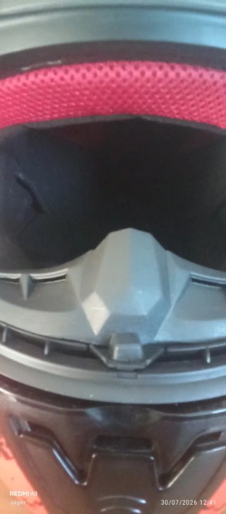 Casco de moto LS2 negro y naranja
